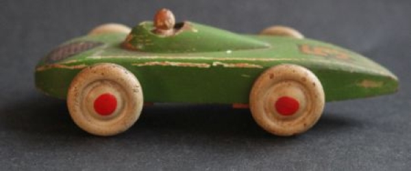 Erzgebirge Racingcar Formula I with driver 1950 wood (8151)